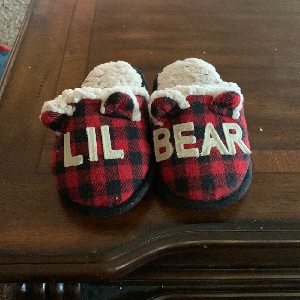 Kids lil bear slippers